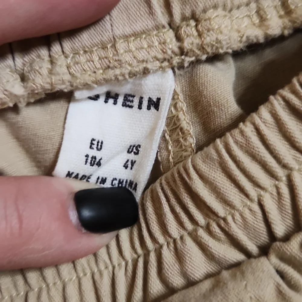 2‎ pairs of shorts